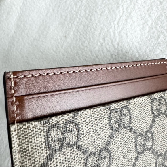 Gucci Beige GG Supreme Card Holder - Picture 9 of 12